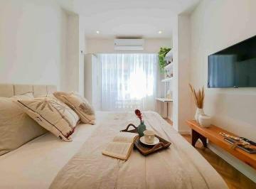 Apartamento · 35m² · 1 Quarto · Conjugado todo reformado e mobiliado com vista lateral da Praia.