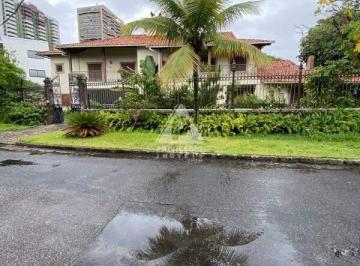 Casa · 1000m² · 4 Quartos · 4 Vagas · Casa para venda estilo rústico colonial no Condomínio Mansões, na Barra da Tijuca 