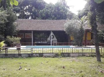 Casa · 230m² · 4 Quartos · Excelente casa em amplo terreno na Ilha Primeira, ótimo estado, salão amplo com girau, varandão, 3 q