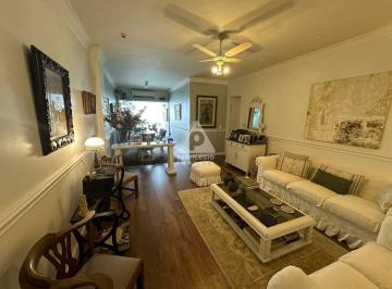 Apartamento · 144m² · 3 Quartos · 1 Vaga · Apartamento reformado no coração de Copacabana