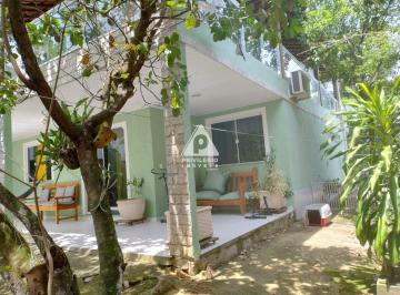 Frente e Lateral · Casa em Condominio Duplex 5 quartos 1 suite 4 vagas varanda ao redor quintal com quadra poliesportiv