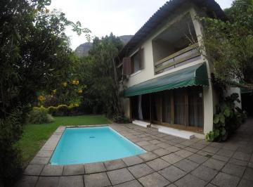 Casa · 480m² · 4 Quartos · 3 Vagas · Oportunidade Única! Casa Esplendorosa com 2 Andares e Piscina na Gávea
