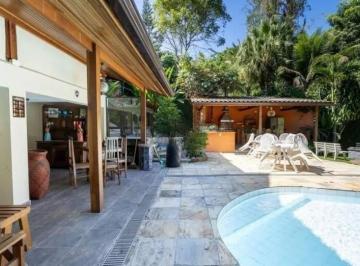 Casa · 410m² · 5 Quartos · 2 Vagas · Casa com 5 quartos,4 banheiros,2 suítes e 2 vagas em condomínio no Itanhangá
