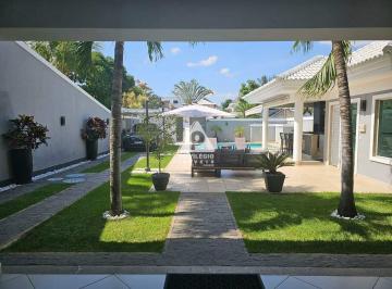 Casa · 400m² · 5 Quartos · 3 Vagas · Espetacular Residência em Condomínio Fechado c/ 5 Suítes, Piscina Privativa e Área Gourmet | Locali