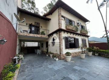 Casa · 252m² · 3 Quartos · Imóvel em Jacarepaguá, condomínio fechado, com 02 andares.
