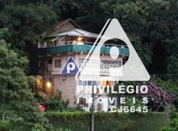 Casa · 900m² · 14 Quartos · 6 Vagas · Incrível casa com vista mar e montanhas no Vidigal