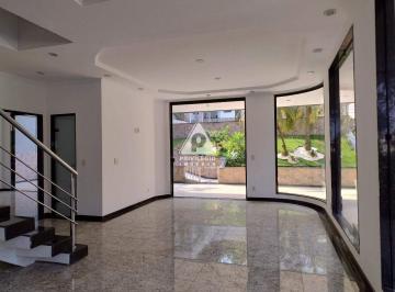 Casa · 587m² · 3 Quartos · 4 Vagas · Casa triplex em condomínio, 3 suítes, piscina, área gourmet, infra-estrutura total, Vaga 4 carros Fr