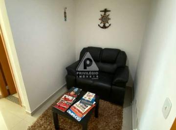 Comercial · 30m² · 1 Vaga · Excelente oportunidade de sala comercial toda reformada e modernizada com vaga na garagem.
