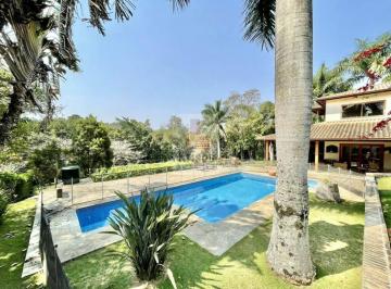 Casa · 540m² · 4 Quartos · 6 Vagas · Linda Casa Estilo Campo - Totalmente Avarandada com Vista Privilegiada para a Natureza!