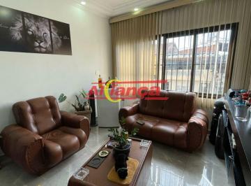 Casa · 108m² · 2 Quartos · 4 Vagas · Linda casa assobradada ao lado do Shopping Maia