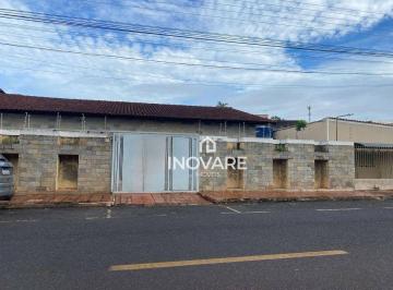 3cde1b36bdff6de959fc56a1ef600328f40ae70a · Casa com 3 dormitórios para alugar por R$ 5.000,00/mês - Alto da Boa Vista - Itumbiara/GO
