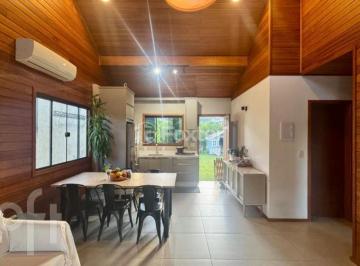 Casa · 300m² · 2 Quartos · 4 Vagas · Casa, 2 dormitórios, 300 m², em Praia de Fora