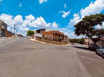 Foto 01 · Imperdível: Casa à venda em Americana-SP, Vila Santa Maria! 3 quartos, 1 suíte, 2 salas, 4 banheiros