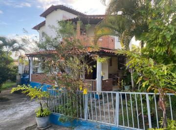 Casa de 4 quartos, Camaçari · Jardim flamboyants Casa 3/4 sala uma suíte área de serviço e varanda e garagens