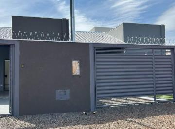 Casa · 68m² · 2 Quartos · 2 Vagas · Imóvel com potencial de valorização a 50 mts da Lagoa Itatiaia!