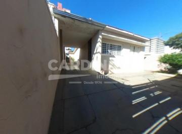 Casa · 170m² · 5 Quartos · 4 Vagas · Linda e espaçosa casa em localização excelente
