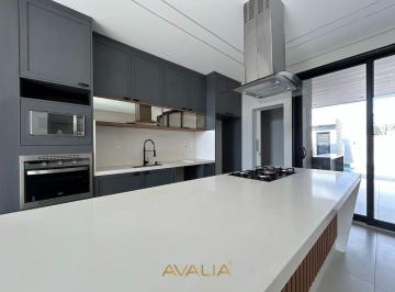 Casa · 225m² · 3 Quartos · 4 Vagas · Casa à venda com 3 suítes no condomínio Villa Sapezal - Indaiatuba/SP