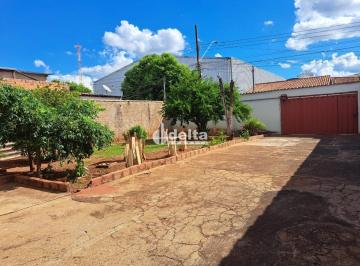 Casa · 375m² · 3 Quartos · 4 Vagas · Casa residencial com 3 quartos sendo 1 suíte disponível para venda no bairro Tubalina em Uberlândia-