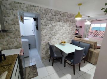 Casa · 47m² · 2 Quartos · 1 Vaga · Apartamento de 2 dormitórios com 1 vaga em condomínio fechado na Parada Inglesa.