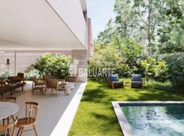 Casa · 670m² · 4 Vagas · Vende-se Casa em belo condomínio.