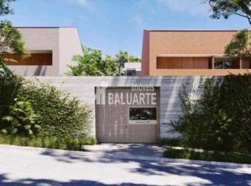 Casa · 702m² · 4 Vagas · Vende-se Casa em belo condomínio.