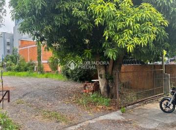 706759_i98FxN6Exu73r_706759680a9199219e3.jpg · Excelente terreno plano no Bairro Pátria Nova, frente para Norte que é a melhor posição solar.
