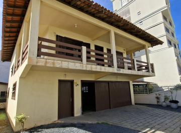 Casa · 250m² · 3 Quartos · 4 Vagas · Sobrado/Terreno à 50mts do Mar no Bairro Gravatá em Navegantes/SC