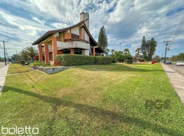 Casa · 1170m² · 5 Quartos · 3 Vagas · Icônica Casa para comprar a poucos metros do mar em Atlântida