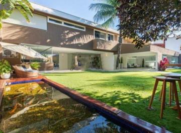 Foto 01 · BELÍSSIMA CASA NO JARDIM ITANHANGÁ - CASA BARRA DA TIJUCA - 454m².