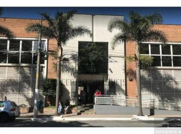 Comercial · 4600m² · 60 Vagas · Prédio Comercial 4.600m²  Bom Retiro