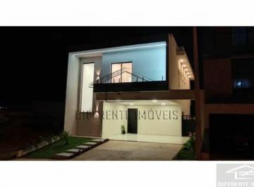 Casa · 214m² · 3 Quartos · 4 Vagas · CASA EM CONDOMINIO COM 3 QUARTOS , 4 VAGAS E PISCINA