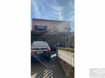 Casa · 250m² · 4 Quartos · 5 Vagas · SOBRADO PARA LOCAÇÃO NO PARQUE BOTURUSSU.