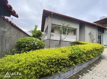 espetacular-casa-com-5-dormitorios-jardim-encantador-e-pomar-privativo-localizacao-privilegiada-135791218490d00162eb38d76dcee69f83a7.jpeg · Espetacular Casa com 5 Dormitórios, Jardim Encantador e Pomar Privativo – Localização Privilegiada!