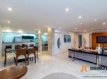 Apartamento · 156m² · 3 Quartos · 2 Vagas · Apartamento mobiliado com 156m² de área útil, 3 suítes, 2 vagas