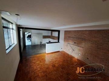 Casa · 190m² · 3 Quartos · 2 Vagas · Casa de esquina com 190m² de área útil, 3 dormitórios sendo 1 suíte, 2 vagas