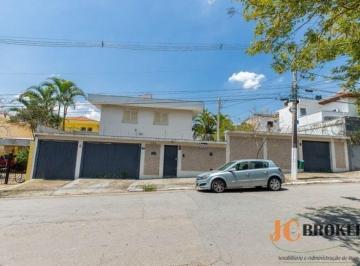 Casa · 332m² · 4 Quartos · 6 Vagas · Casa com 332m² de área útil, 4 dormitórios sendo 2 suítes, 6 vagas