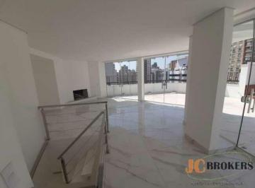Apartamento · 245m² · 3 Quartos · 3 Vagas · Cobertura com 245 m² de área útil, 3 vagas, 3 dormitórios sendo 1 suíte