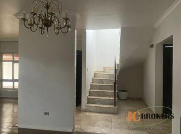 Casa · 176m² · 3 Quartos · 5 Vagas · Sobrado com 176m² de área útil, 3 dormitórios sendo 1 suíte, 5 vagas