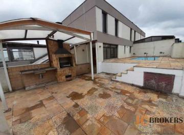 Apartamento · 240m² · 3 Quartos · 3 Vagas · Cobertura duplex com 240m², 3 dormitórios sendo 1 suíte, cozinha, área de serviço. 3 vagas
