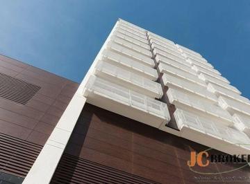 Comercial · 92m² · 2 Vagas · Conjunto comercial com 92m² de área útil, 2 banheiros e 2 vagas