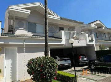 Casa · 376m² · 4 Quartos · 6 Vagas · Casa de condomínio com 375,58 m², 4 suítes, 6 vagas