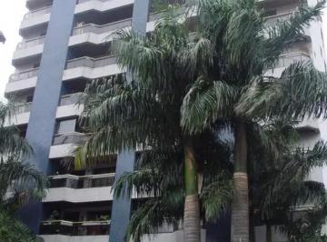 Apartamento · 175m² · 4 Quartos · 3 Vagas · Apartamento Reformado com 175m², 3 Suítes, Amplo Living, 3 Vagas de garagem e Ar Condicionado.