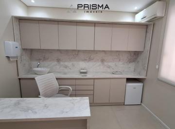 Sala interna · SALA COMERCIAL, na rua Serafim Valandro, bairro Centro.