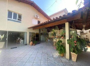 QUINTAL · Casa à venda no Condomínio Vista Alegre Sede.