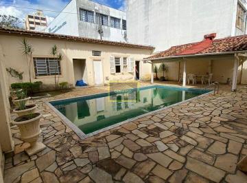 Casa · 240m² · 5 Quartos · 5 Vagas · Excelente Casa Residencial ou Comercial à VENDA na região central de Taubaté