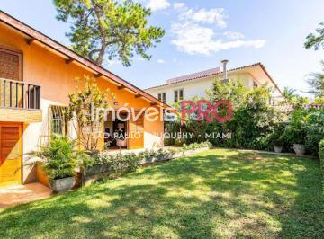 Casa · 250m² · 3 Quartos · 4 Vagas · Casa e rua fechada com 650m² de terreno !