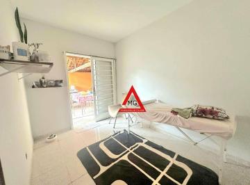 3e19e8770a74ef9ec2da92fbdf00e3605d3148c3 · Casa com 3 quartos e área gourmet, no bairro Santa Rosa em Itajubá-MG.