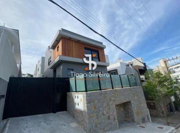 Casa · 235m² · 3 Quartos · 2 Vagas · Casa em condomínio exclusivo, com controle de acesso e tranquilidade garantida