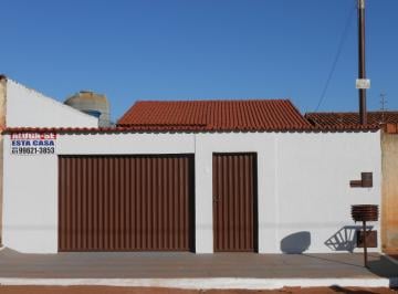 Casa Aluguel de 3 quartos · Aluga-se casa na Formosinha.