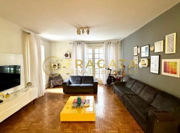 Apartamento · 170m² · 3 Quartos · 1 Vaga · Apartamento com 170m² em prédio Lindember Clássico